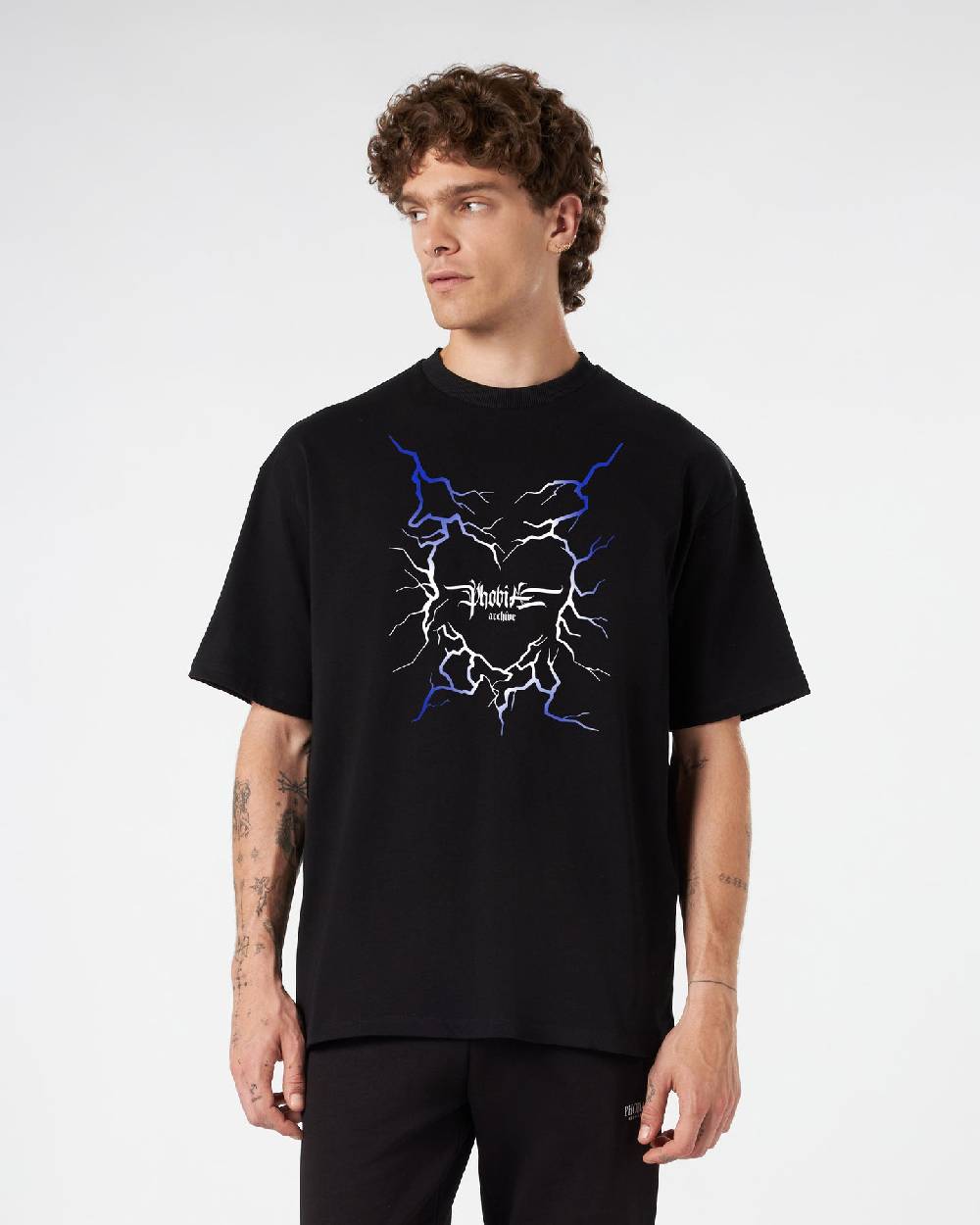 Phobia Archive T-SHIRT NERA CON GRAFICA CUORE LIGHTNING BLU Grandi sconti