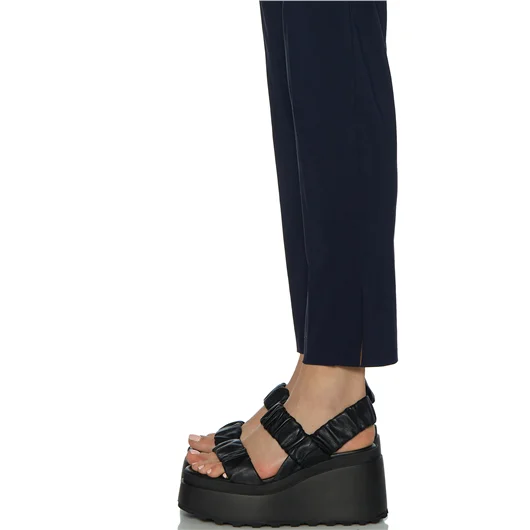 AVENUE MONTAIGNE PANTALONE IN TECNICO LEGGERO Acquista Ora