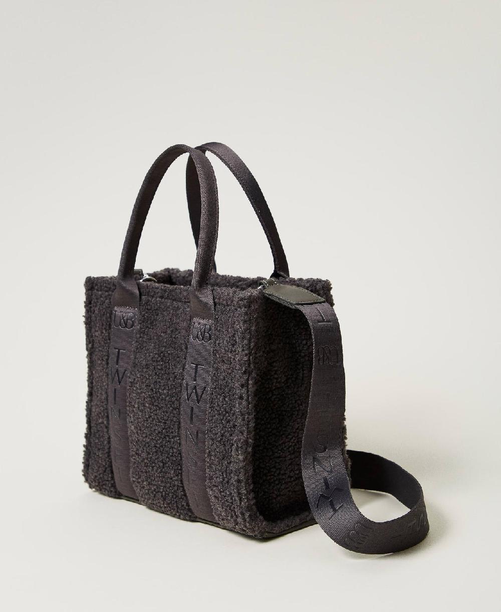 Scee by twin set Borsa shopper in faux fur effetto furry Novità