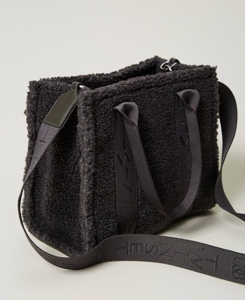 Scee by twin set Borsa shopper in faux fur effetto furry Novità
