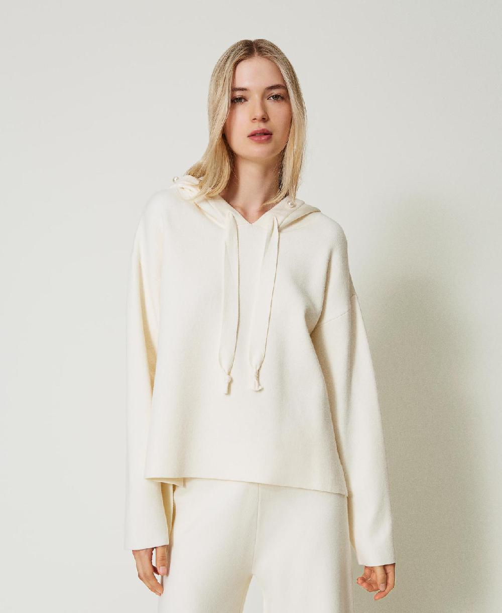 Scee by twin set Maglia con cappuccio e perle Presa