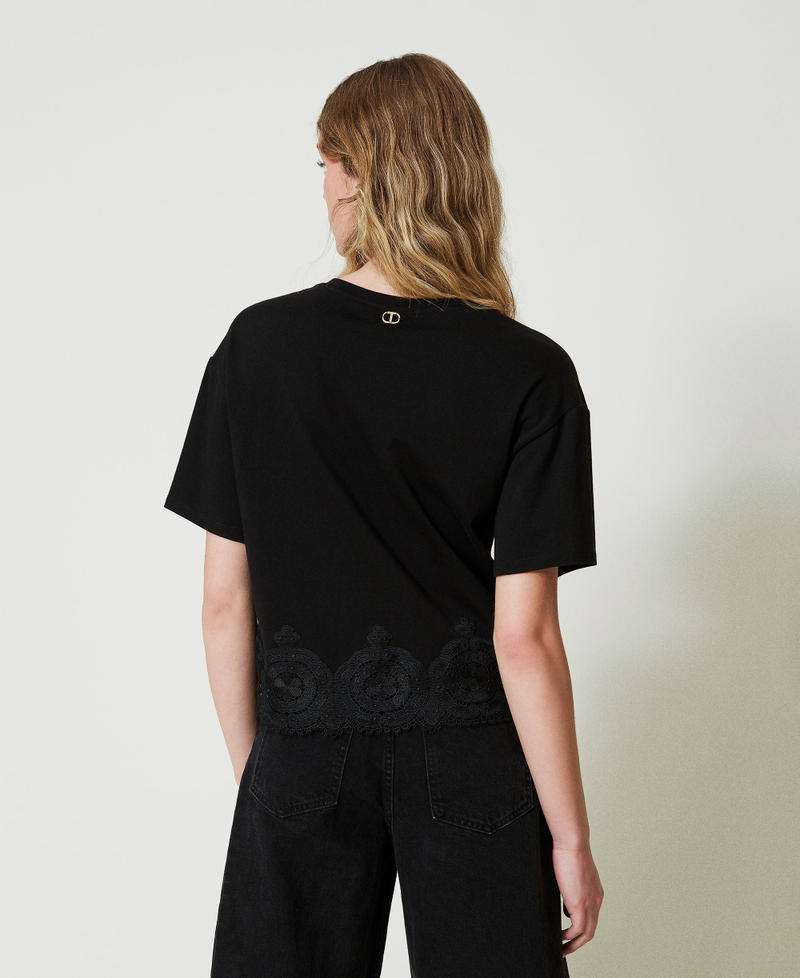 Scee by twin set T-shirt cropped con pizzo macramè Sottocosto