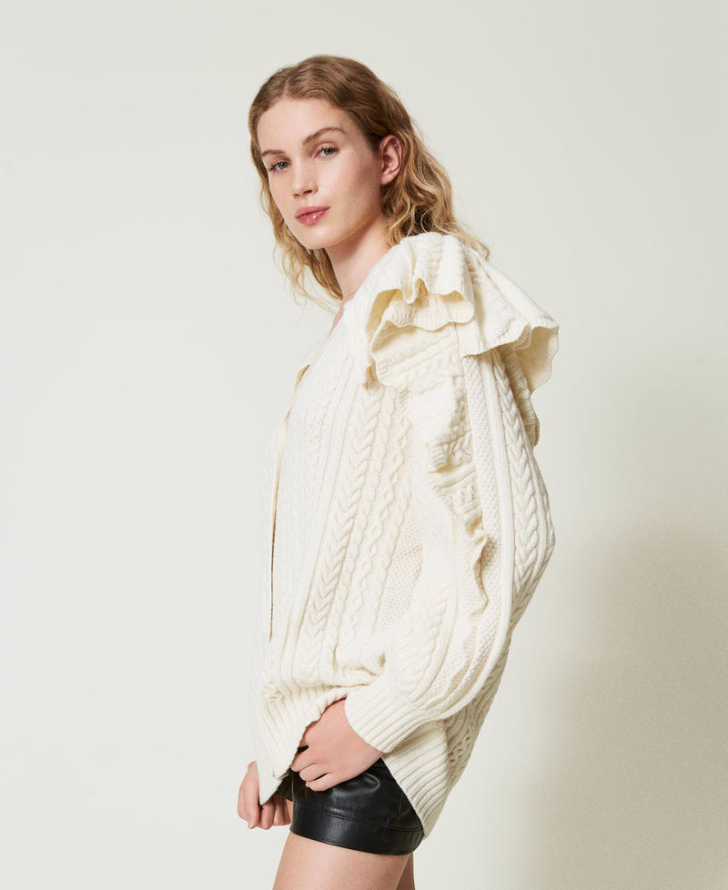 Scee by twin set Cardigan in misto lana con volant Comprane uno, ottenene uno gratis