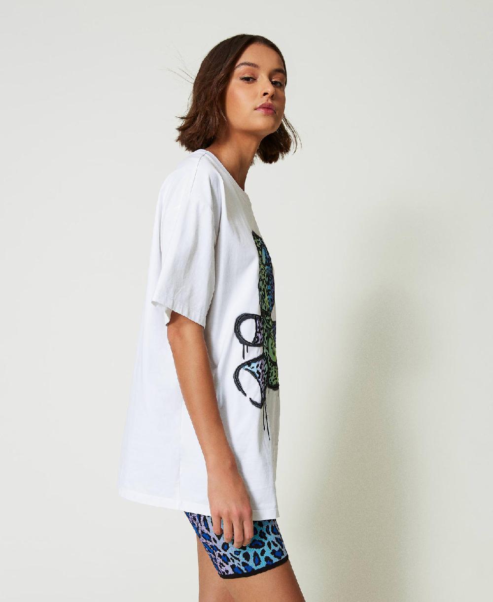 Scee by twin set T-shirt over MYFO con stampa e ricamo Ritorno libero