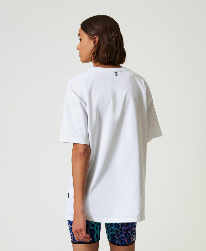 Scee by twin set T-shirt over MYFO con stampa e ricamo Ritorno libero