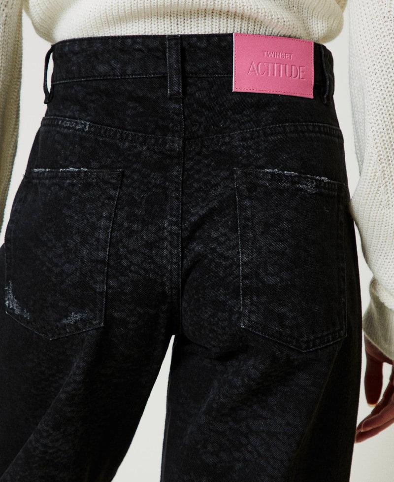 Scee by twin set Jeans barrel fit con stampa snake Ultimo giorno