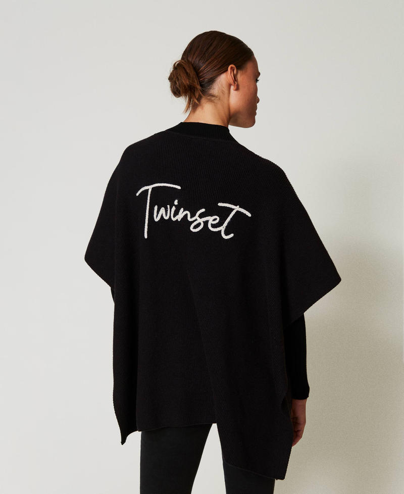 Scee by twin set Poncho in maglia con ricamo logo Fino Al -60%