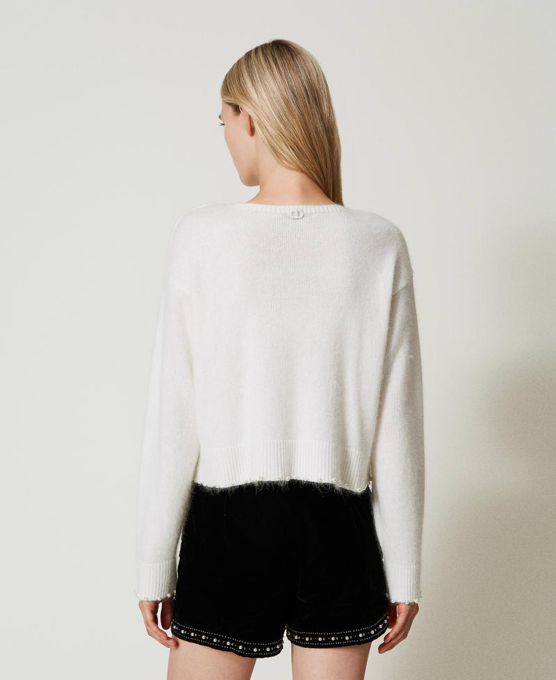 Scee by twin set Maglia cropped in misto angora con perle Fino al 50% di sconto