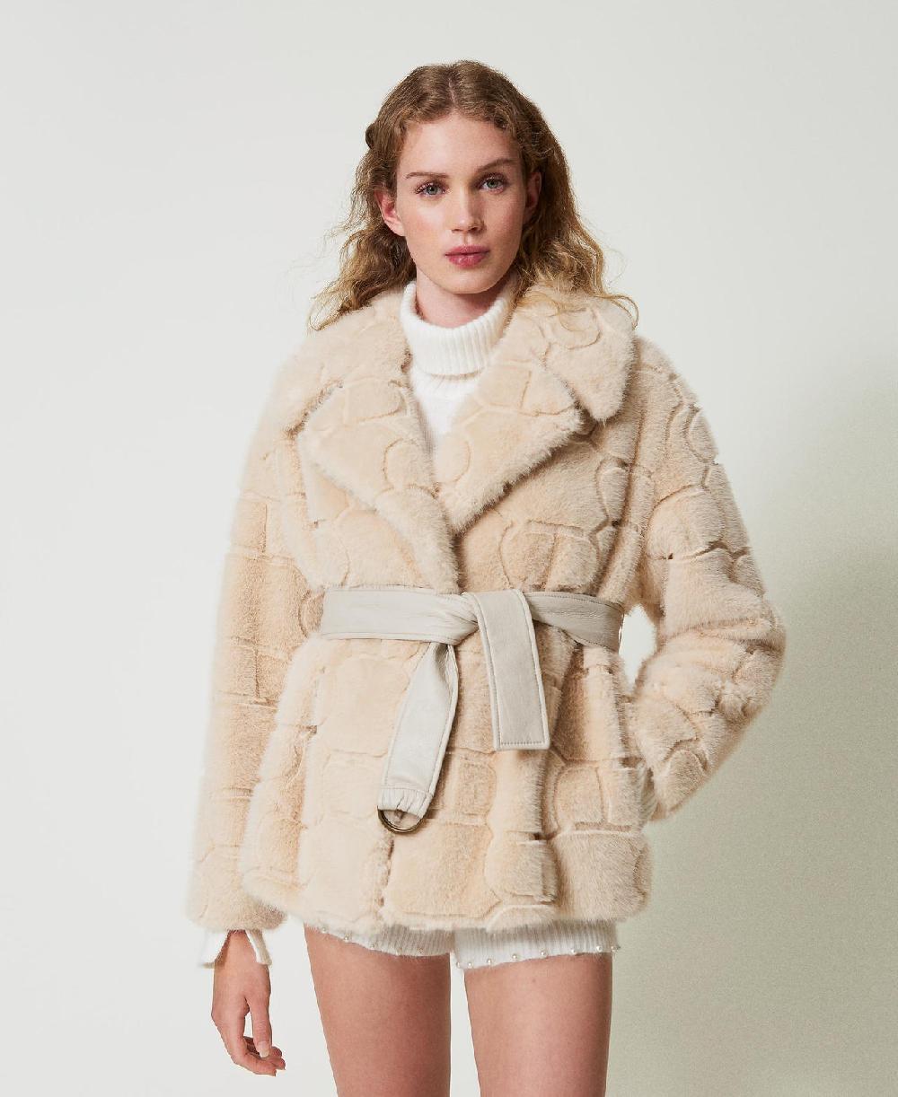 Scee by twin set Cappotto corto in faux fur con Oval T Vendite Flash