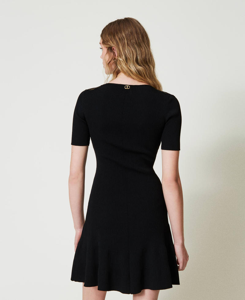 Scee by twin set Abito corto in maglia con pizzo Nuova