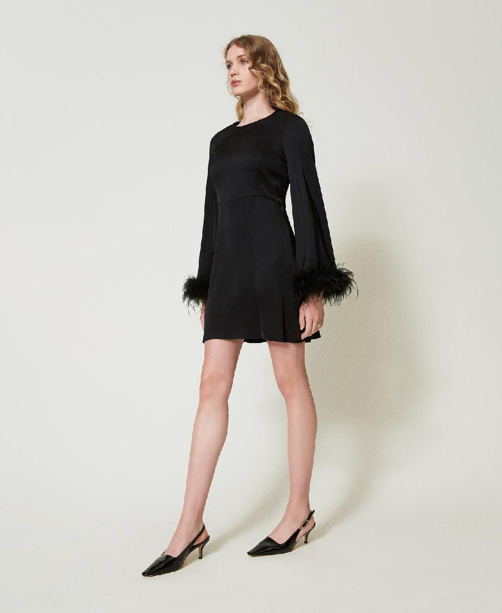 Scee by twin set Abito corto in raso con piume Offerta migliore