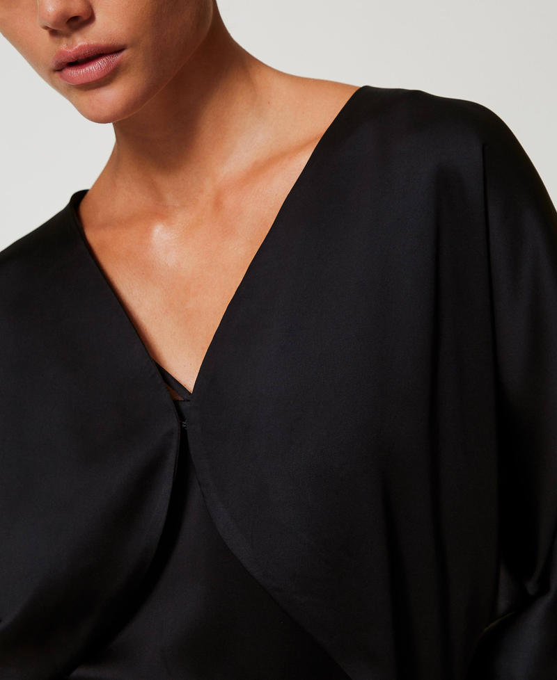 Scee by twin set Coprispalle in raso Offerte esclusive
