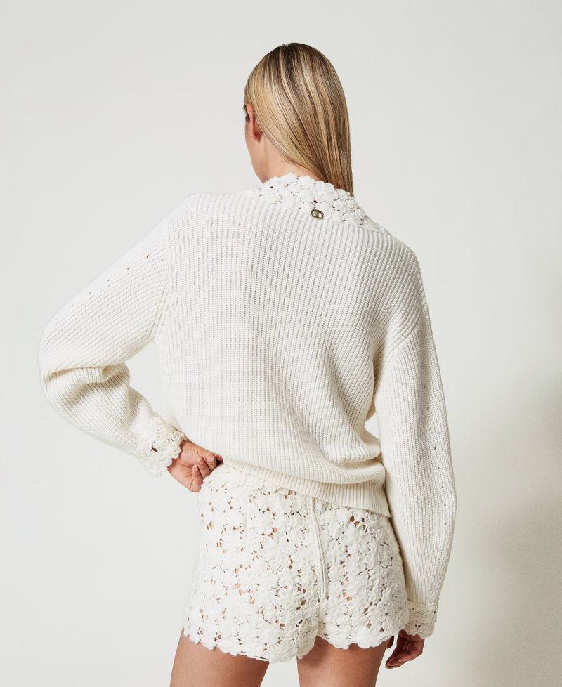 Scee by twin set Shorts in maglia misto lana con ricamo Comprane uno, ottenene uno gratis