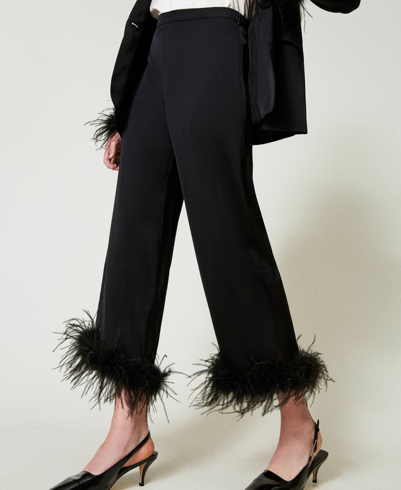 Scee by twin set Pantaloni in raso con piume Promozione temporanea