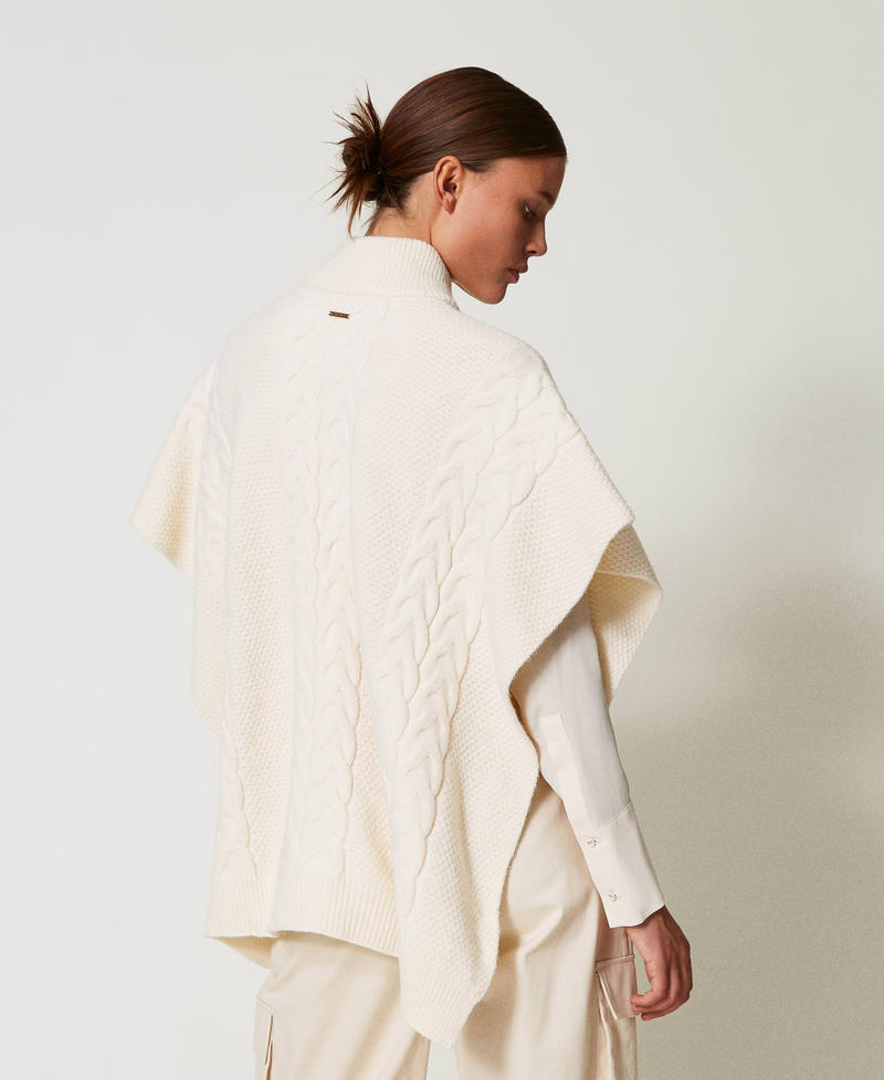 Scee by twin set Poncho in maglia con trecce Vendita Calda