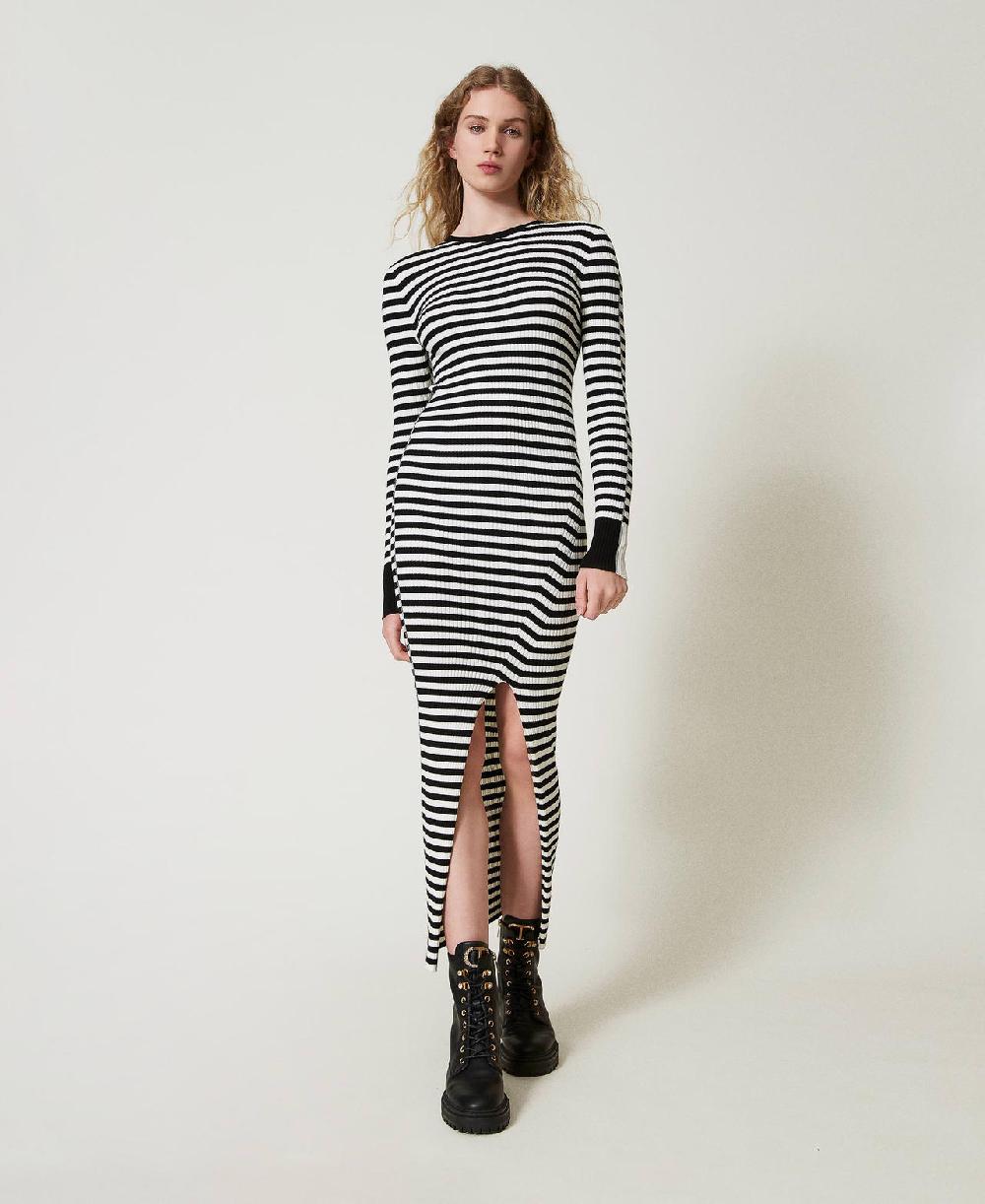 Scee by twin set Abito lungo in maglia a righe Offerta speciale